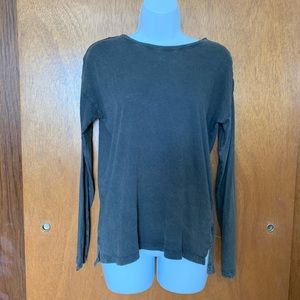 Universal Thread Women’s XS Distressed Long Sleeve